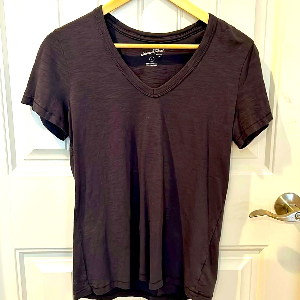 Universal Thread V-neck T Shirt, dark gray